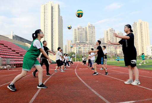 天空体育：曼联可能会考虑听取对霍伊伦的报价